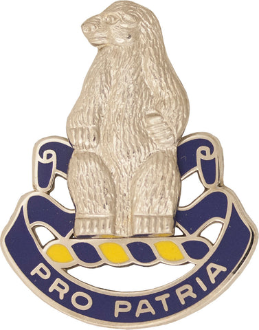 Metallic badge with a bear emblem and 'Pro Patria' text on a white background