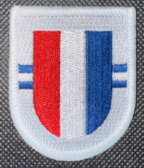 White, red and blue beret flash for the 506th Infantry with two lines