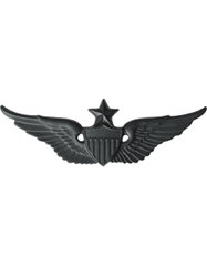 Senior Aviator badge in black metal