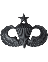 Army Senior Parachutist badge in black metal