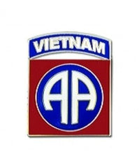 82nd Airborne Vietnam metal hat pin - Saunders Military Insignia