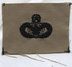AIR FORCE FUEL SUPPY MASTER BADGE IN DESERT CLOTH - Saunders Military Insignia