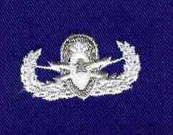 AIR FROCE SENIOR EXPLOSIVE ORDENANCE BADGE IN BLUE CLOTH - Saunders Military Insignia
