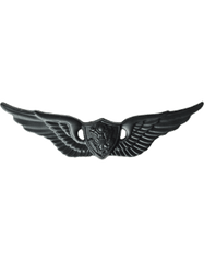 Aircraft crewman badge in black metal - Saunders Military Insignia