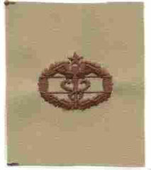 Combat Medic 2nd Award Badge, Cloth, Desert subdued - Saunders Military Insignia