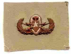 Explosive Ordnance Disposal Senior Desert subdued Badge, cloth, Desert Subdued - Saunders Military Insignia
