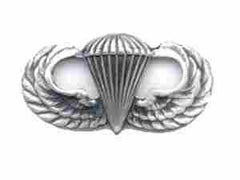 Parachutist Basic wing - Saunders Military Insignia