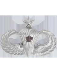 Senior Parachute wing with combat star - Saunders Military Insignia