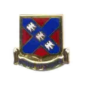 US Army 135th Artillery Unit Crest - Saunders Military Insignia