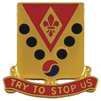 US Army 142nd Field Artillery Unit Crest - Saunders Military Insignia