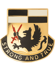 US Army 4th Brigade 4th Infantry Division Special Troops Battalion Unit Crest - Saunders Military Insignia